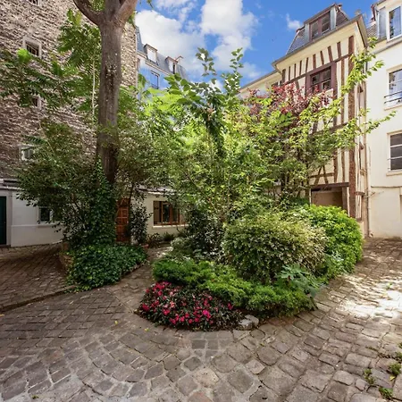 Bnbnook - Experience Life In Latin Quarter Paris